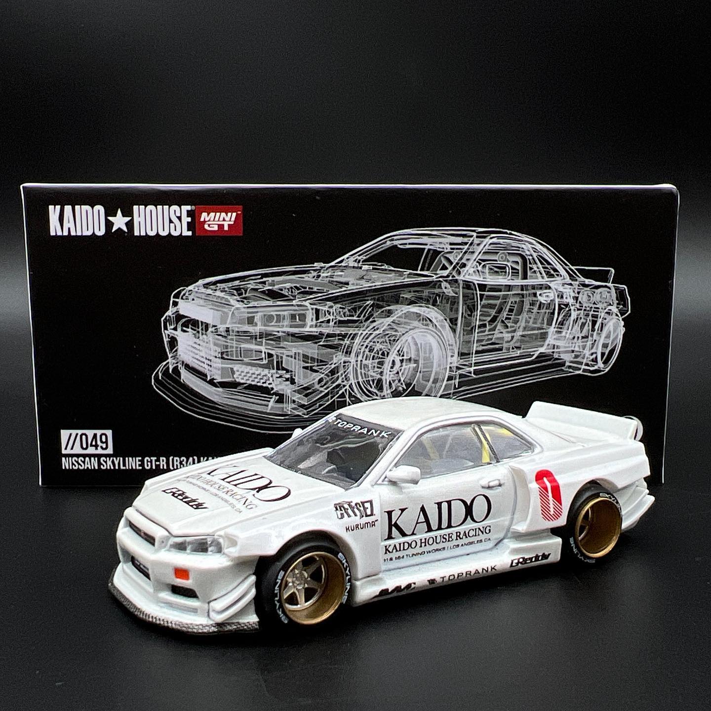 Kaido house KHMG049 Nissan Skyline GT-R (R34) White (CHASE)